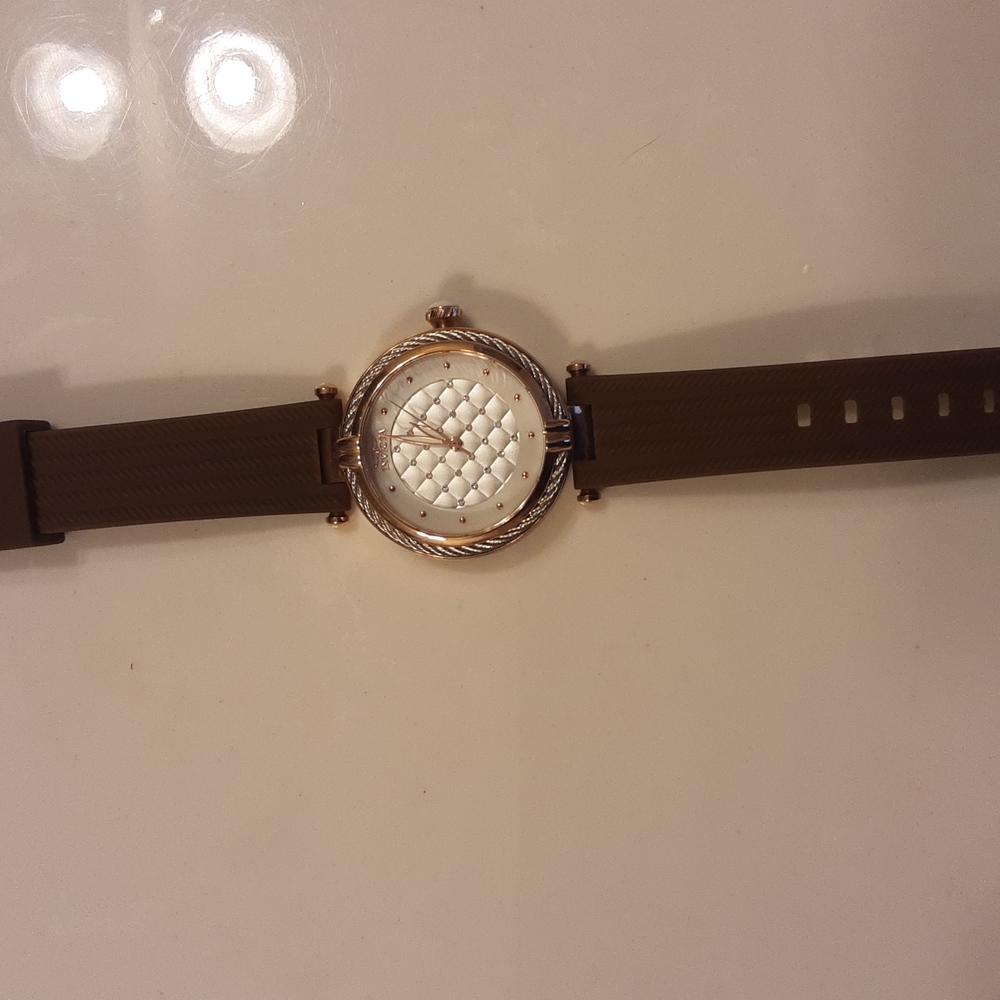 Watch - Picture 2 of 3